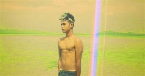 Juicy And Hottest Men Inigo Pascual Son Of Piolo Pascual NUDE NAKED TOPLESS HOT PHOTO