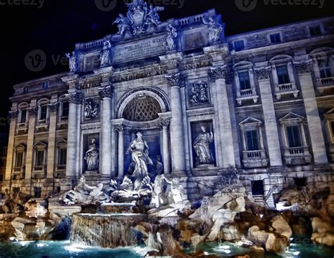 Rome a night view of Fontana di Trevi fountain 20174543 Stock Photo at ...