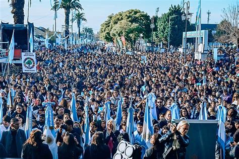 Multitudinario Festejo Por El Aniversario De Gar N Y El D A De La