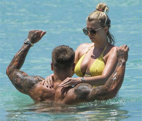 Olivia Buckland And Alex Bowen Holiday Vacation In Barbados 03 20