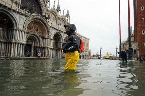 Flooding in Venice worsens off-season amid climate change