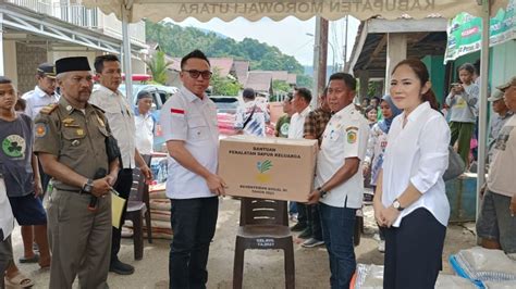 Bupati Morut Serahkan Bantuan Kepada Korban Kebakaran Di Kampung Bugis