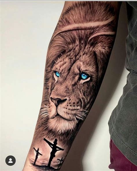 Pin By Carlos Alcides On Tatos Lion Forearm Tattoos Mens Lion Tattoo