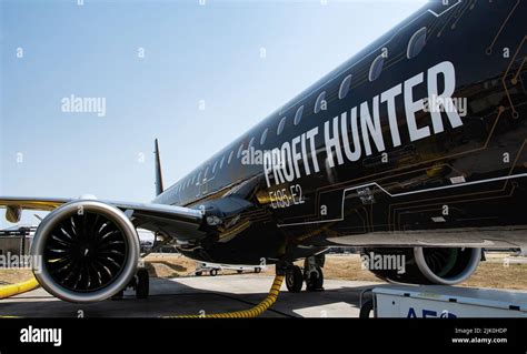 Embraer E195 E2 Profit Hunter Stock Photo Alamy