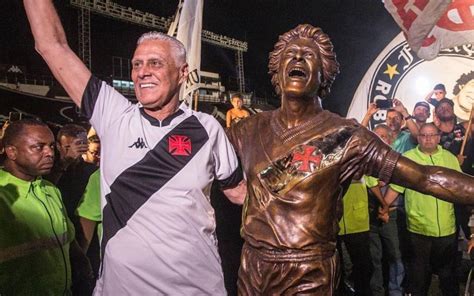 Ídolo do Vasco ex jogador Roberto Dinamite morre aos 68 anos após