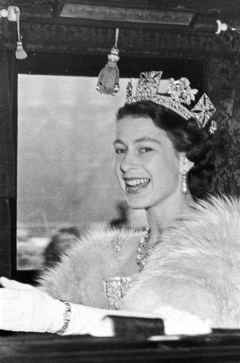 Queen Elizabeth Ii Becomes The Longest Reigning British Monarch A Life In Pictures Young