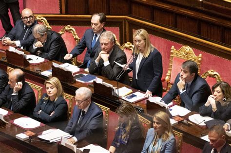 Sondaggio Dire Tecné frena la crescita della fiducia nel Governo e