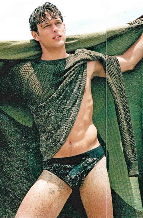 Hot Sexy Carrian Cheney Bikini Pics