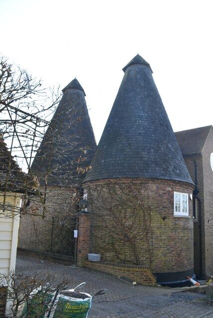 The Oast House N Chadwick Geograph Britain And Ireland