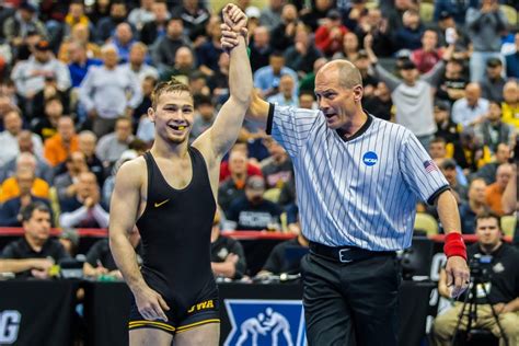 Lee claims NCAA Wrestling Championship Finals bid - The Daily Iowan