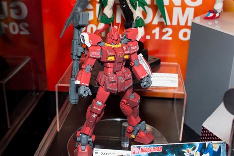 GUNDAM GUY MG 1 100 Gundam Amazing Red Warrior On Display Chara