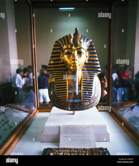 tutankhamun artefact  res stock photography  images alamy