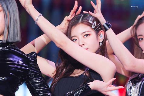 Boom Clap On Twitter Itzy South Korean Girls Boom Clap