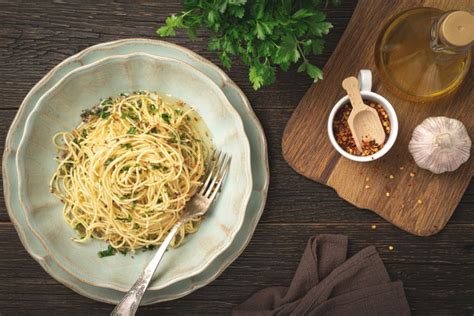 Recette Des Spaghettis Ail Piment Cyril Lignac Marie Claire