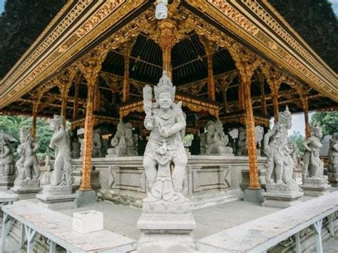 Les Sources Sacr Es De Tirta Empul Temple De Purification De Bali