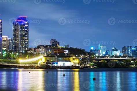 Night view of the Han River in Seoul 10518249 Stock Photo at Vecteezy