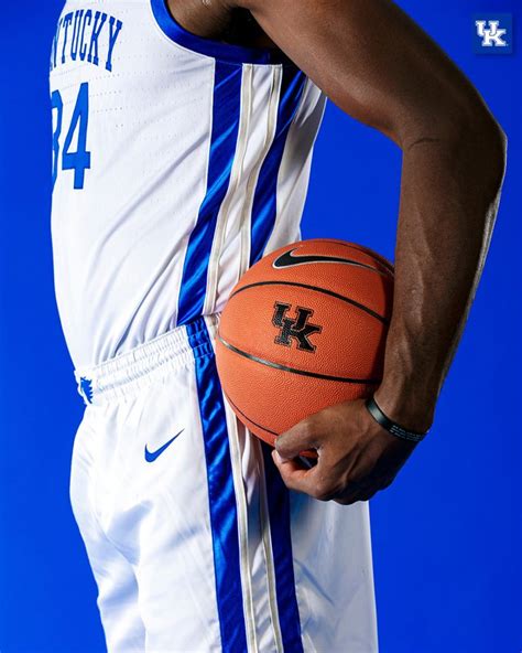 Kentucky Wildcats Unveil New Basketball Uniforms Sportslogosnet News