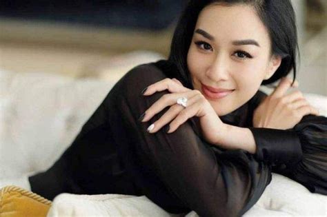 41岁胡杏儿，《演员请就位2》期间怀三胎，谁说怀孕的女人矫情？ 蔡少芬