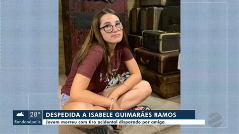 Emoção marca despedida à adolescente Isabele Guimarães Ramos morta por