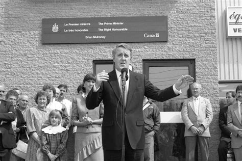 L Ex Premier Ministre Brian Mulroney Est D C D Le Charlevoisien