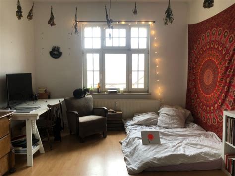 Gro Es Sonniges Zimmer In Zentral Gelegener Herzlicher Wg Wg Zimmer