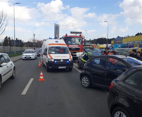 Accident cu patru mașini în zona Brico Depot pe Calea Florești Acolo