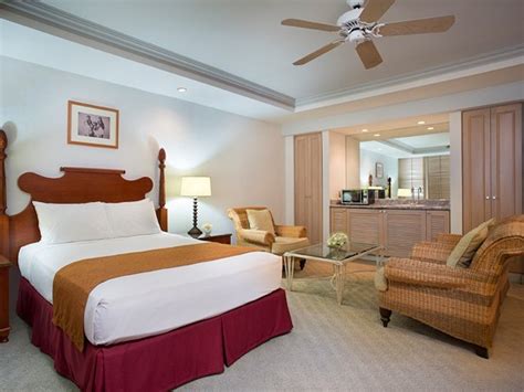 Maui Beach Hotel vacation deals - Lowest Prices, Promotions, Reviews ...