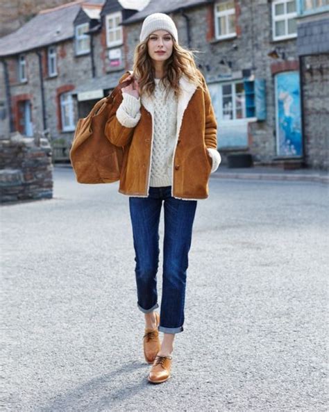 14 Best Outfit Ideas On How To Style Corduroy Jacket