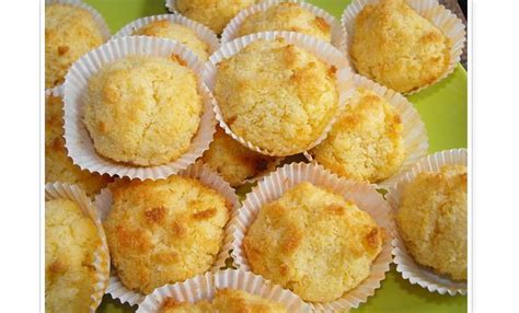 Receitas práticas de culinária Bolinhos de coco São fantásticos e