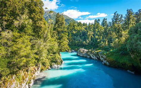 Río azul montañas verano bosque isla sur nueva zelanda parque