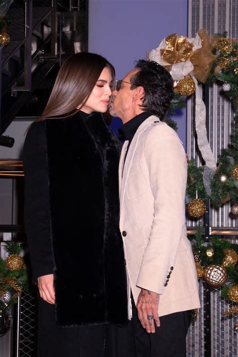 Marc Anthony Y Nadia Ferreira Se Dan El S Quiero En Una Ceremonia Con