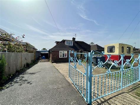 East Ridge Bourne End Sl8 2 Bed Semi Detached Bungalow For Sale £510 000