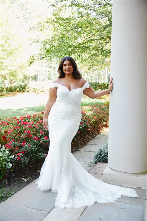 Five Form-Fitting Wedding Dresses for Every Bride | True Society Bridal