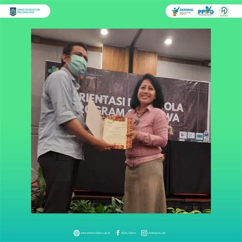 FOTO PENGHARGAAN SIMKESWA 2 DINAS KESEHATAN PROVINSI NTB