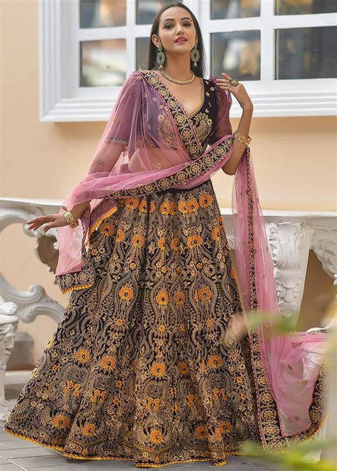 Purple Embroidered Velvet Bridal Lehenga Choli In 2020 Designer Lehenga Choli Indian Bridal