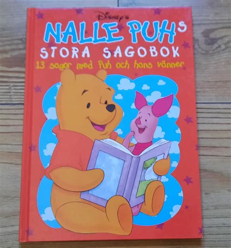 Se produkter som liknar Nalle Puhs Stora Sagobok 13 s på Tradera