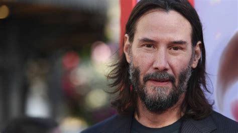 Keanu Reeves Un Angelo Nelle Foto Dal Set Del Nuovo Film Good Fortune