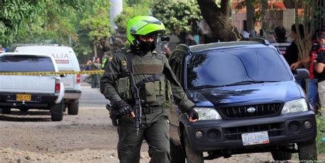 Un Ataque Con Explosivos Deja Seis Policías Heridos En Colombia