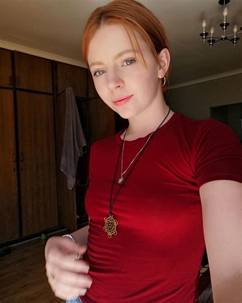 I Hope You Like Redheads Wearing Red 💌💋😬🤞 ・ Popularpics ・ Viewer For Reddit