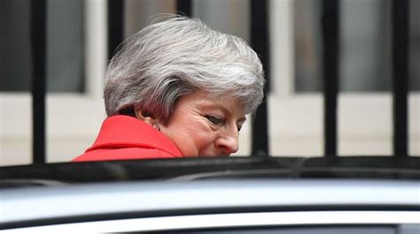 Theresa May Confirms Plan To Win Over Mps By Offering A Veto On Irish