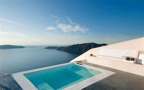 Top 10 Most Romantic Hotels For those still...