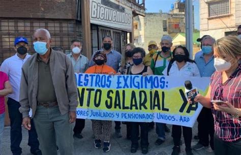 Docentes Protestan Para Exigir Salarios Dignos Y Mejoras De Trabajo