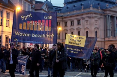 U Nema Koj Protesti Zbog Skupo E Izme U Ostalog B