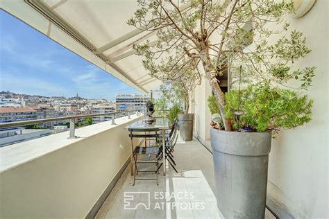 Vente Duplex contemporain avec terrasse en dernier étage à MARSEILLE