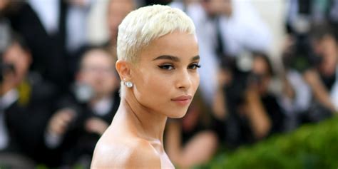 Zoe Kravitz Is A Caped Queen At Met Gala 2017 2017 Met Gala Met Gala