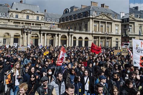 Francia La izquierda francesa presenta una nueva moción de censura