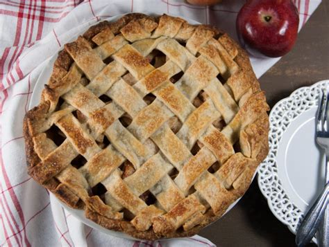 Easy Homemade Apple Pie - Boston Girl Bakes