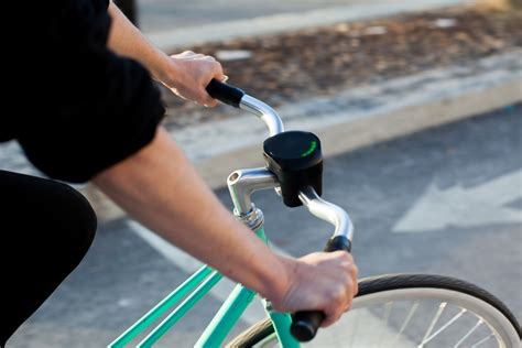 The Smarthalo Smart Biking System Intuitively Guides You Home