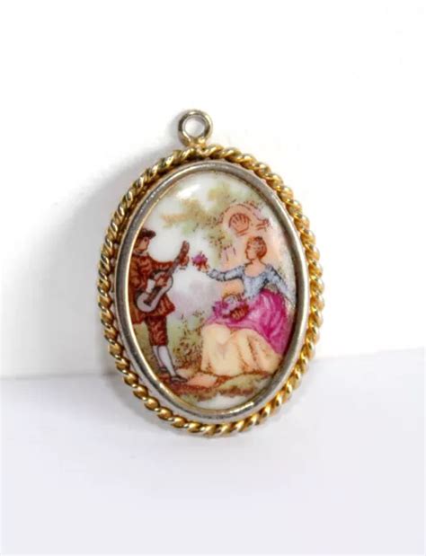 Ancien Medaillon Cam E En Porcelaine De Limoges Scene Galante Couple