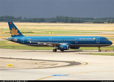 VN A352 Airbus A321 231 Vietnam Airlines Ku Co JetPhotos